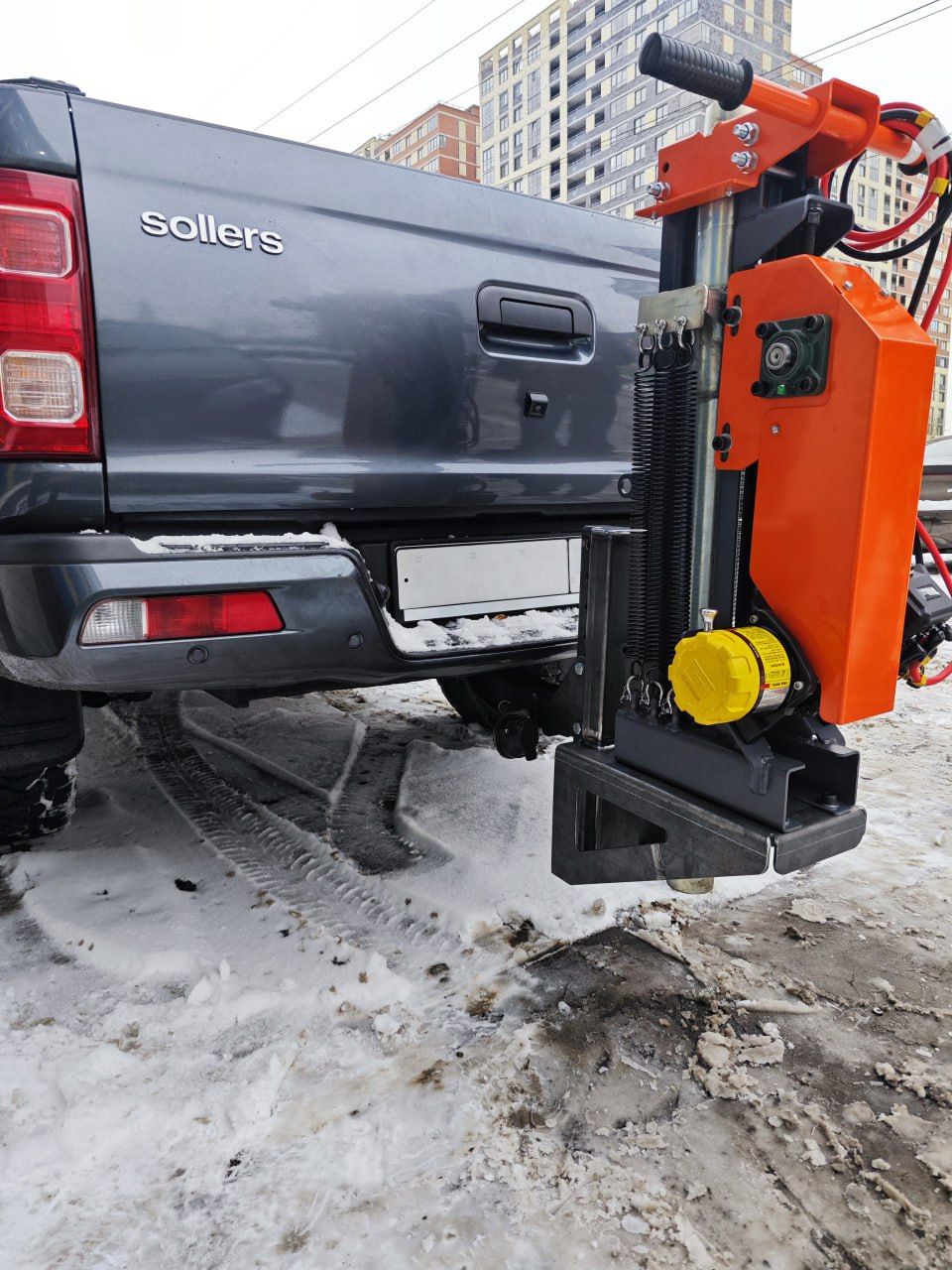 AWD-40PS mounted on a 4x4.jpg